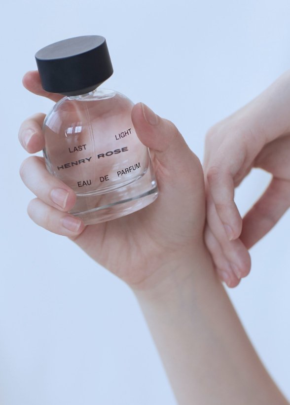 Exploring Cleanliness: What is Chemical-Free Perfume? - MixPerfume
